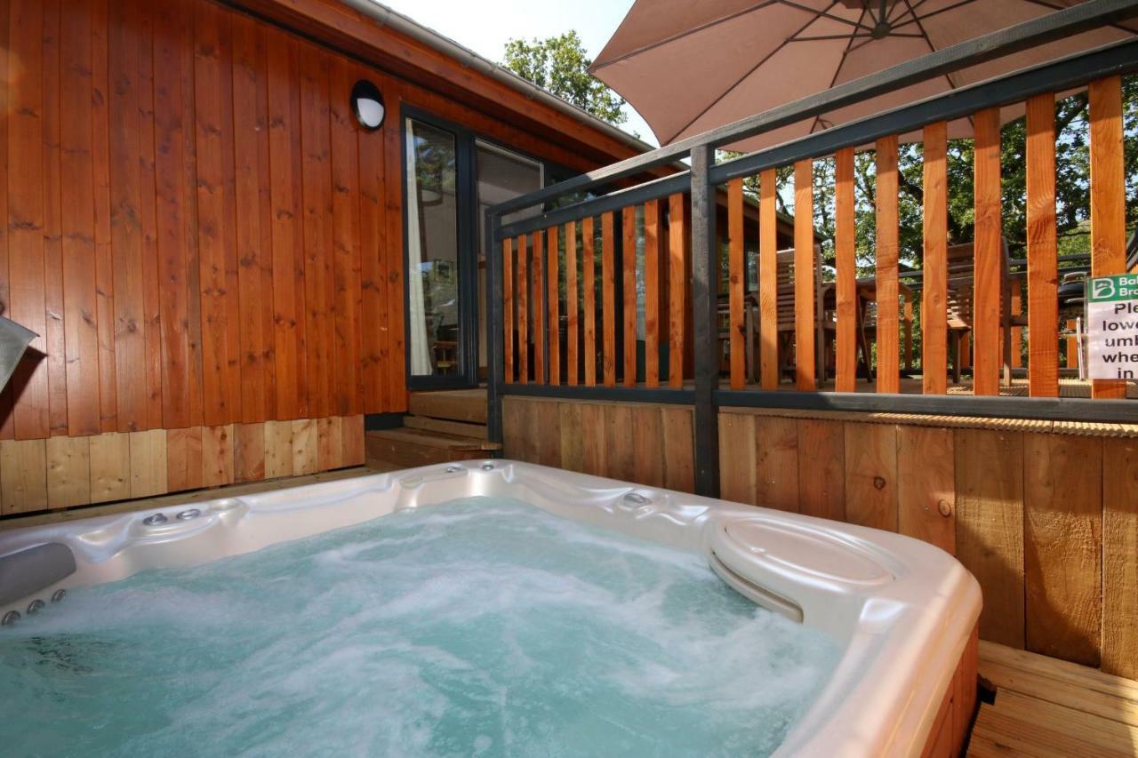 Balquhidder Braes Holiday Park Lodges, Mostly With Hot Tubs And Pet Friendly, Ev Facilities Лохернхед Экстерьер фото